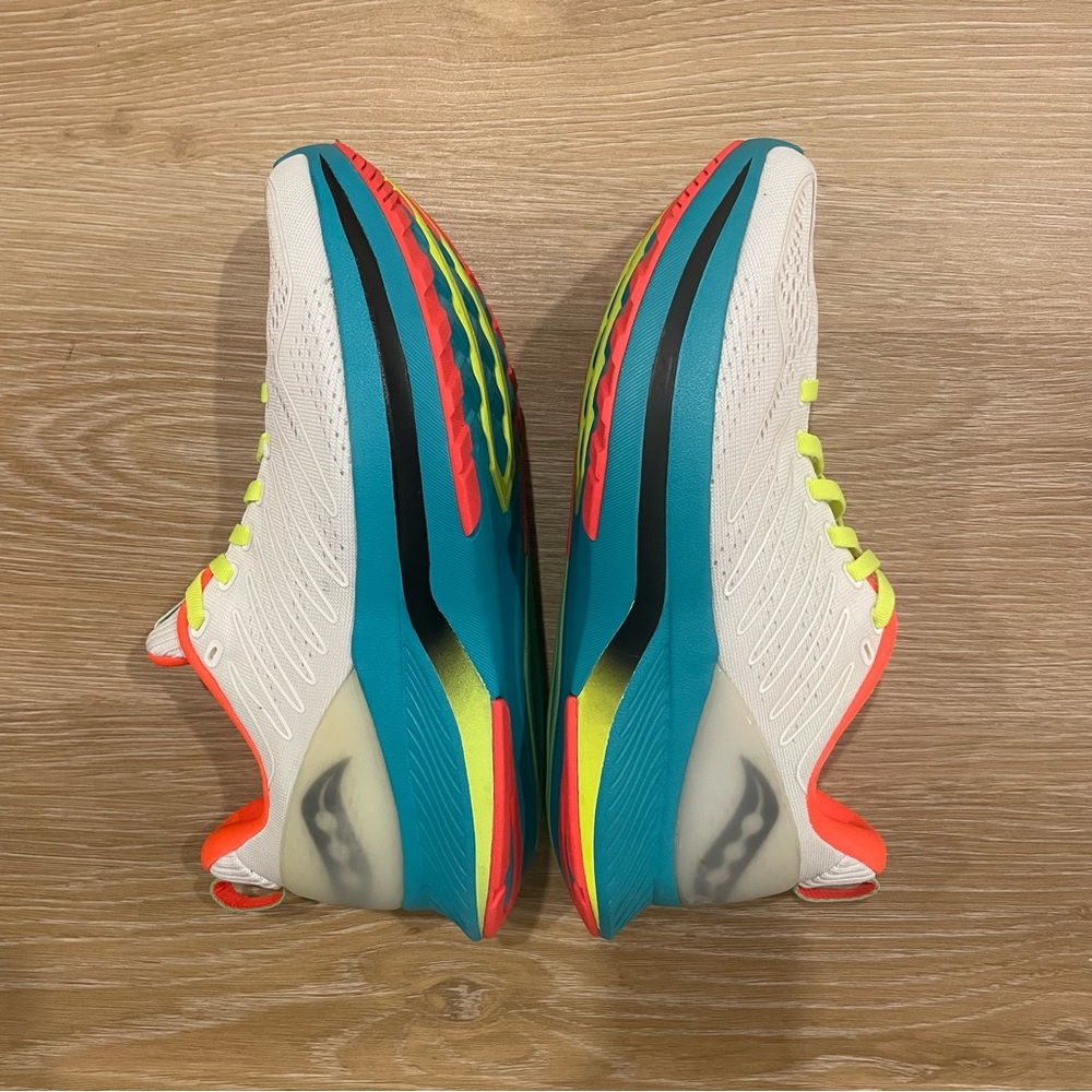 Saucony Endorphin Shift